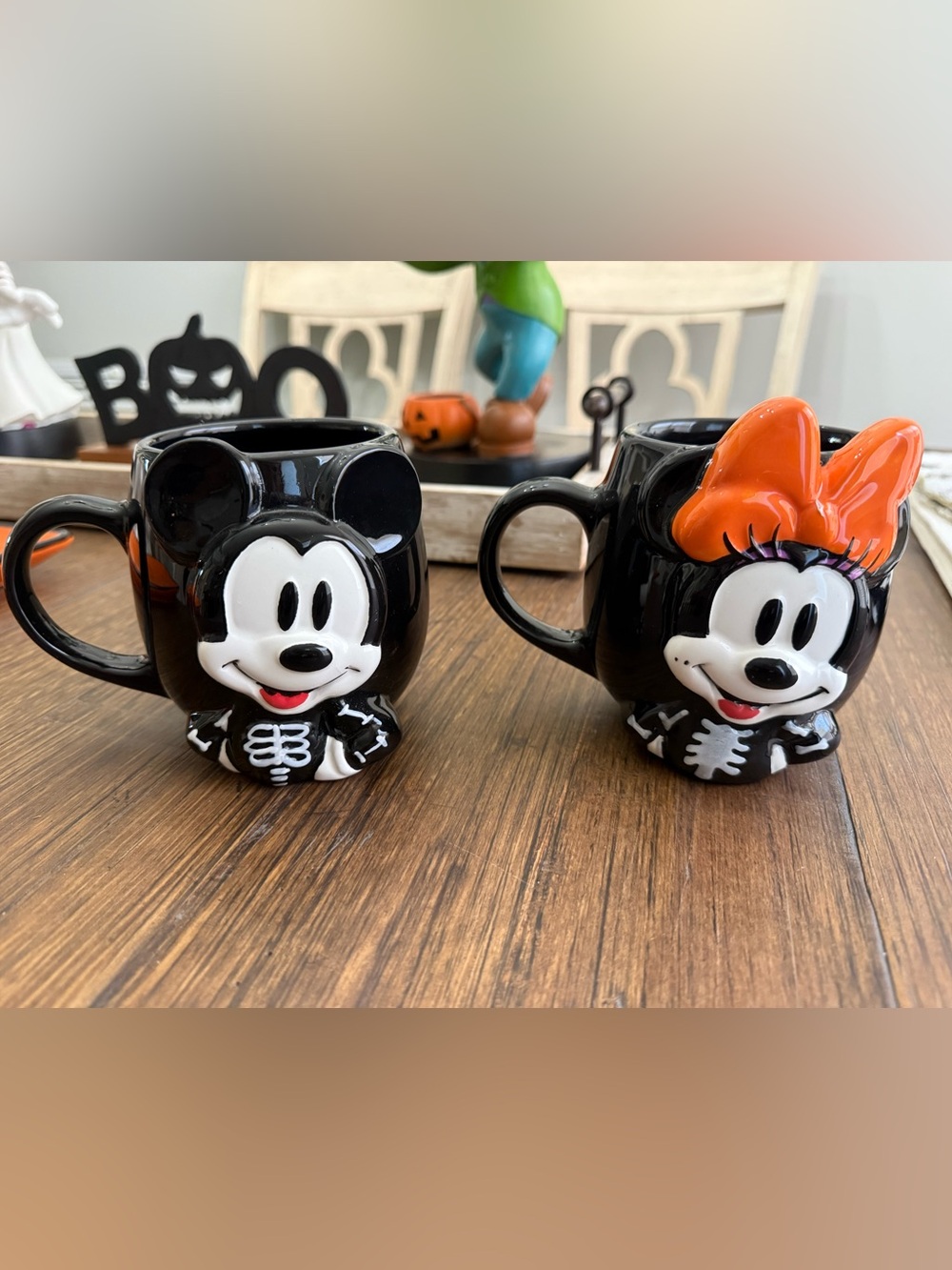 Mickey & Minnie Halloween mugs